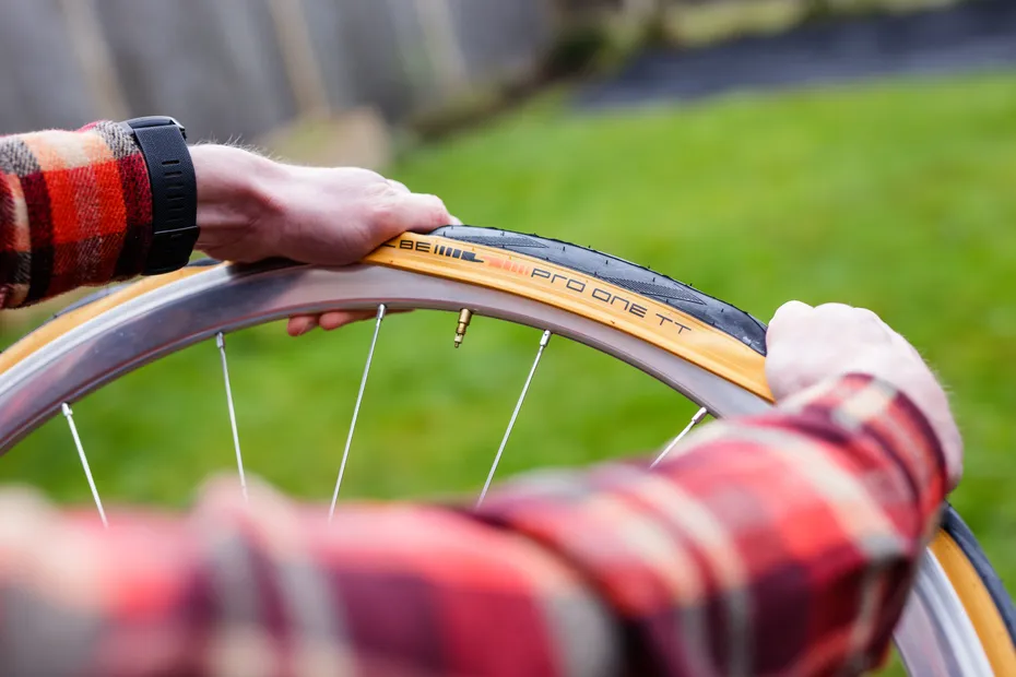 How to change a bike tyre